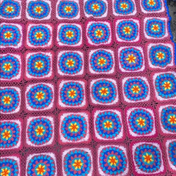 Truly VINTAGE crochet throw blanket colorful pink blue yellow 53 x 64 - Picture 7 of 14